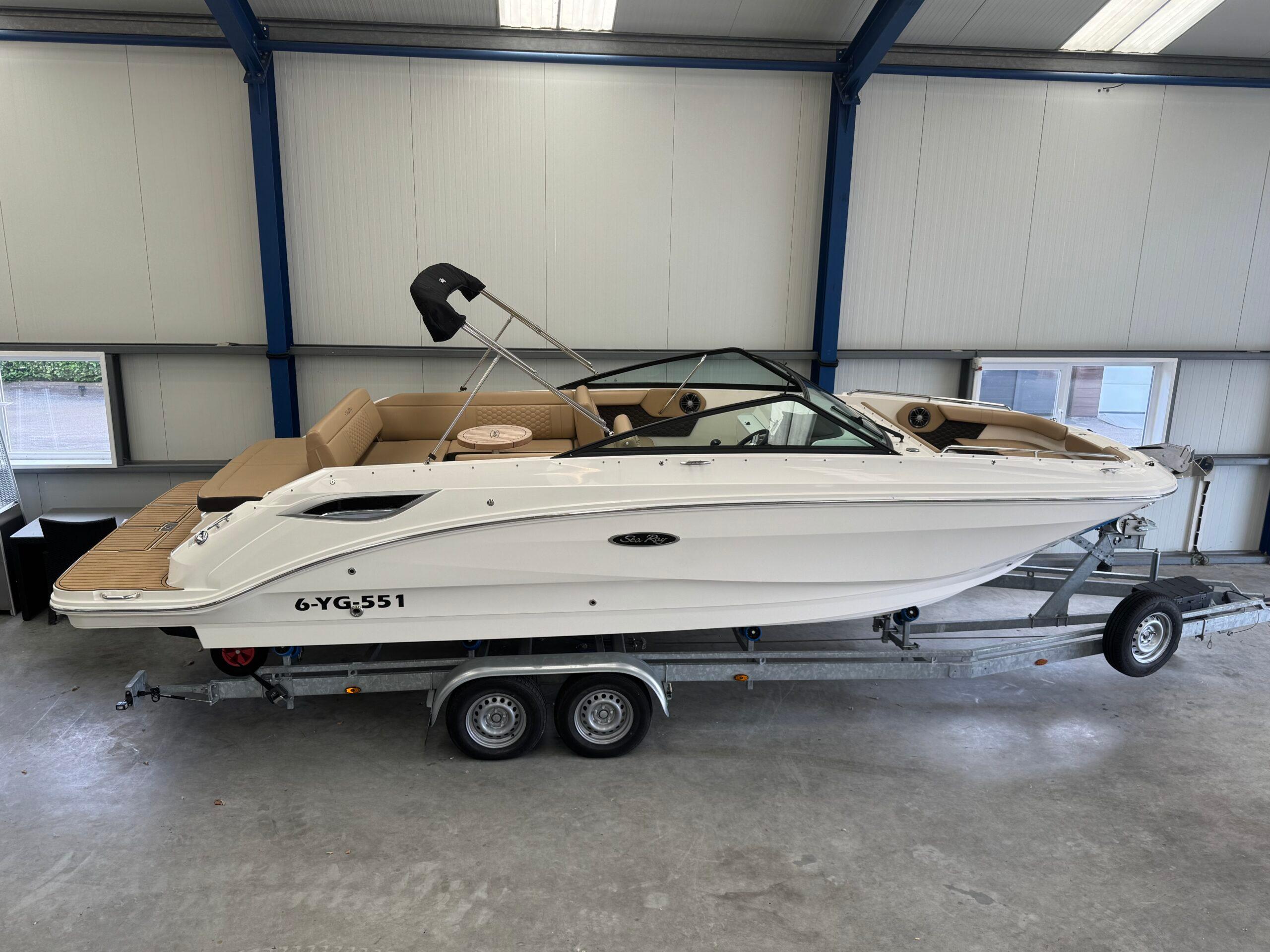 2023 Sea Ray SDX 250
