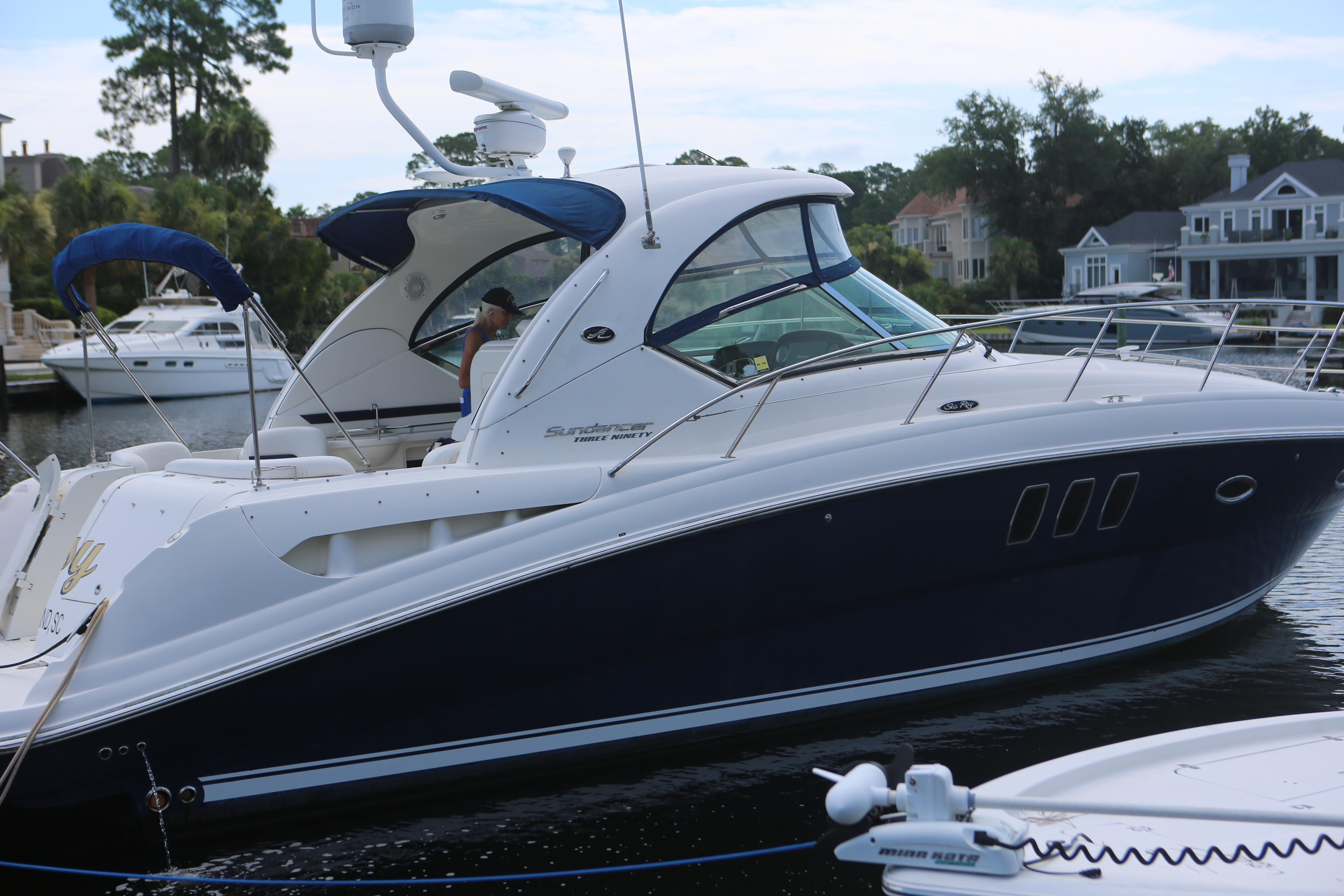 2010 Sea Ray 390 Sundancer