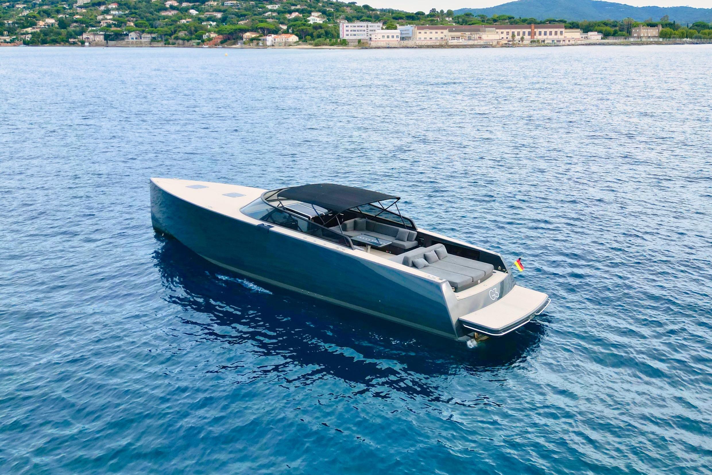 2013 VanDutch 55