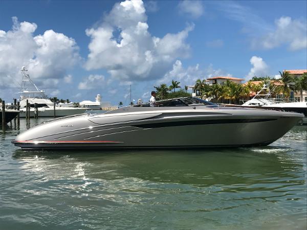 Riva RAMA 44'