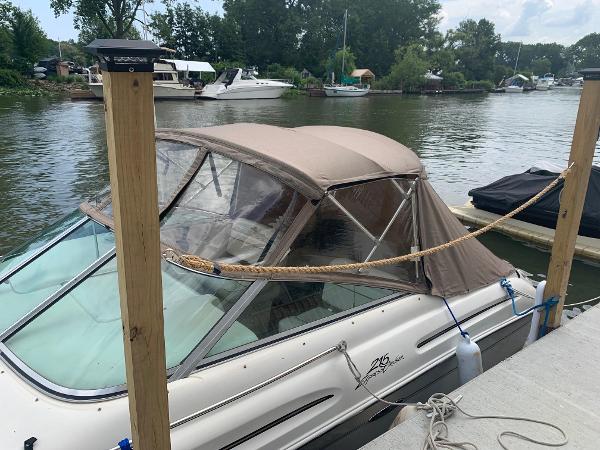 1998 Sea Ray 215 Express Cruiser