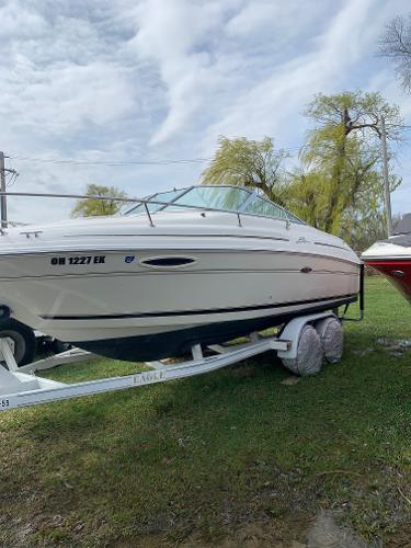 1998 Sea Ray 215 Express Cruiser