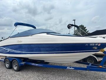 2006 Rinker 232 Captiva Bowrider