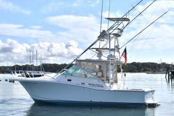 2000 Cabo 31 Express