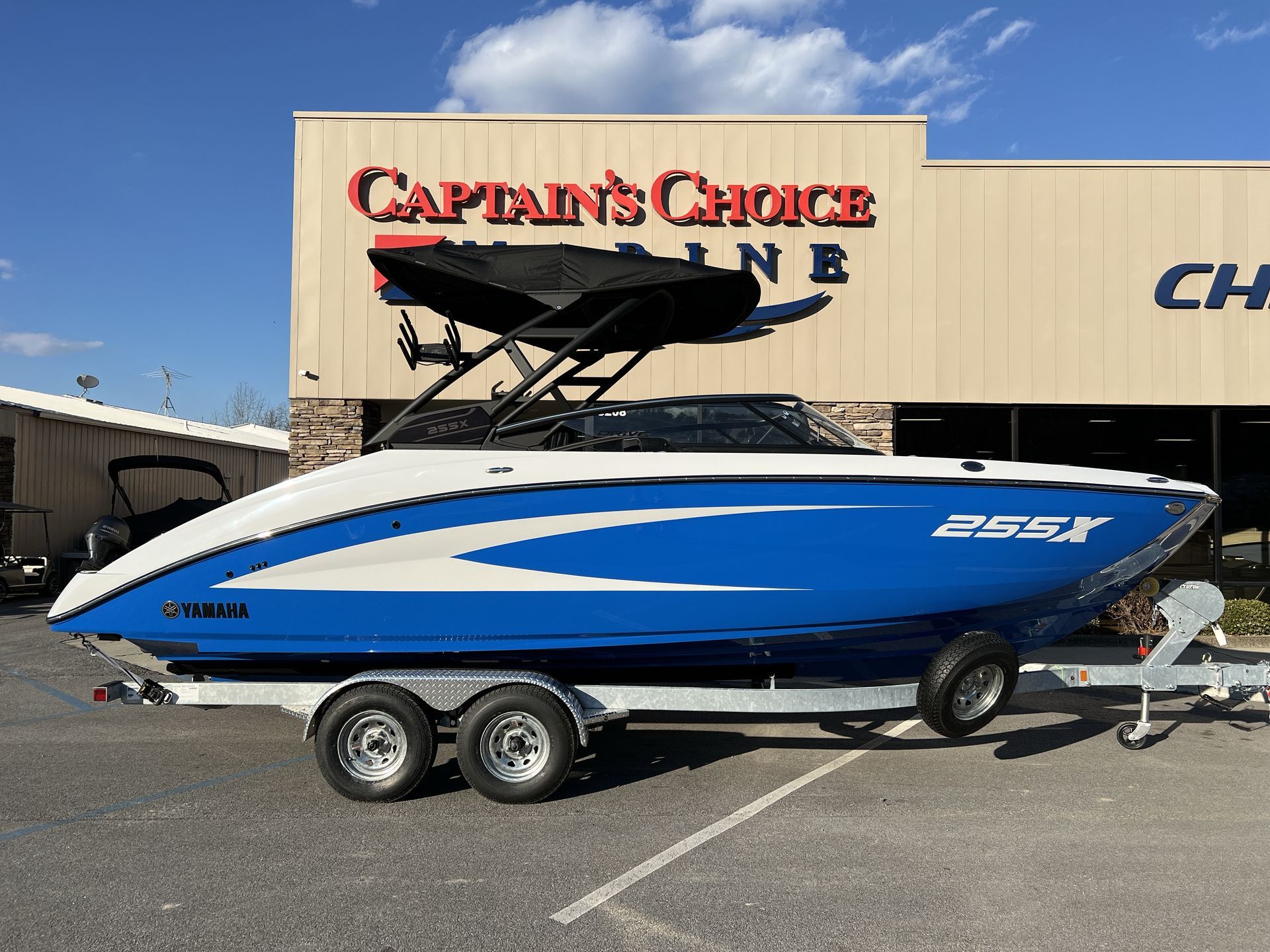 2025 Yamaha Boats 255 XD
