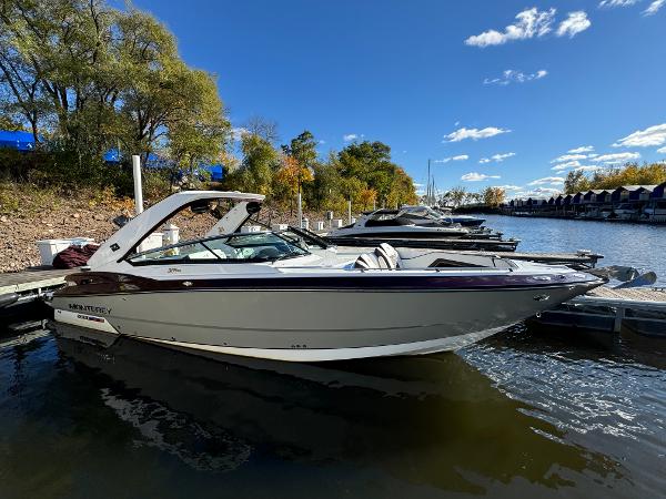 2018 Monterey 328 Super Sport