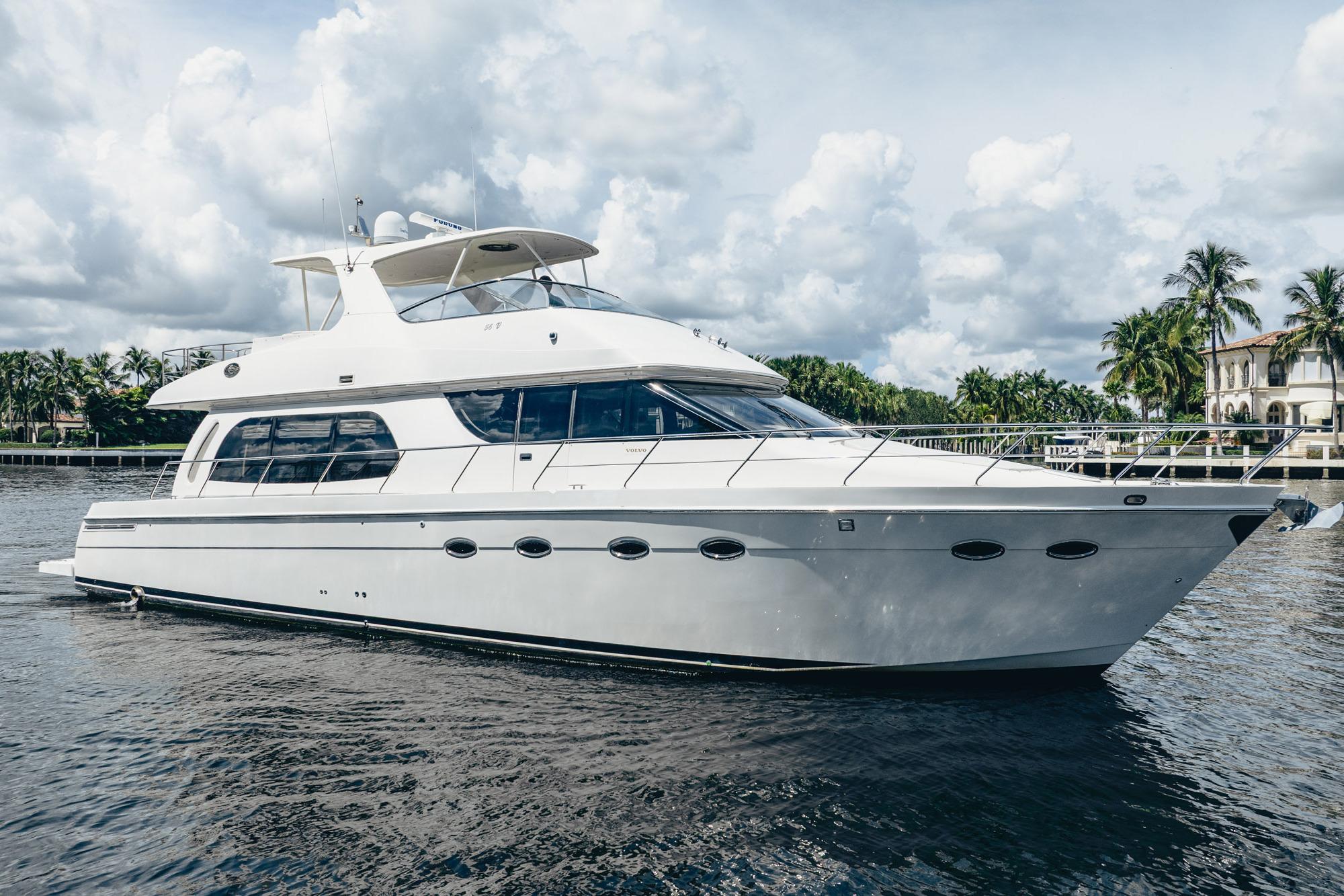 2005 Carver 56 Voyager