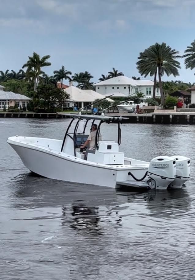 1990 Mako 241 Center Console