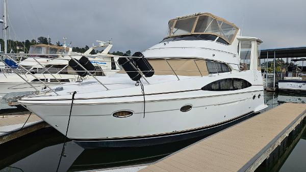 2002 Carver 396 Motor Yacht
