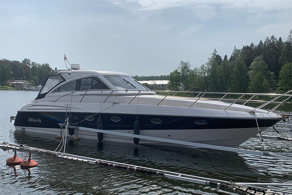 2004 Windy 43 Typhoon