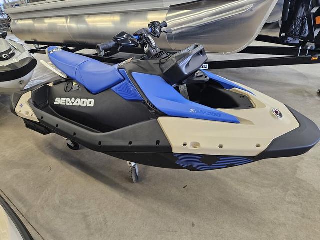 2025 Sea-Doo Spark Trixx For 3 Rotax 900 ACE - 90 Ibr A