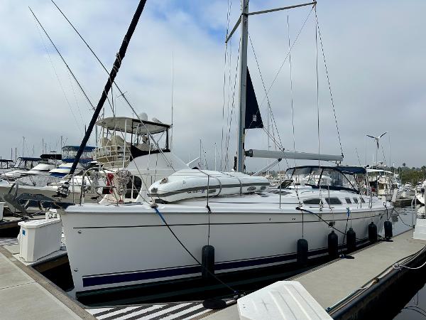 2008 Hunter 49