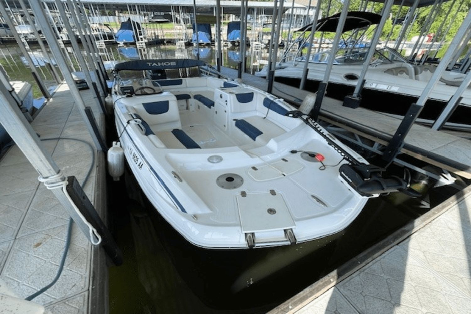 2018 Sun Tracker TAHOE 2150