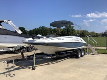2018 Sun Tracker TAHOE 2150