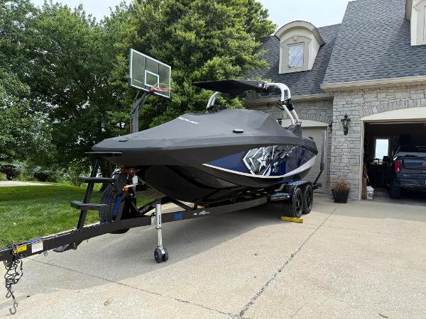 2015 Correct Craft Super Air Nautique G21