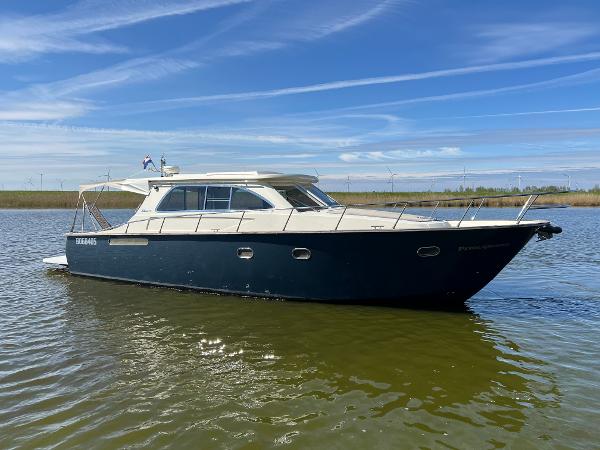 2006 Solare 46 Lobster
