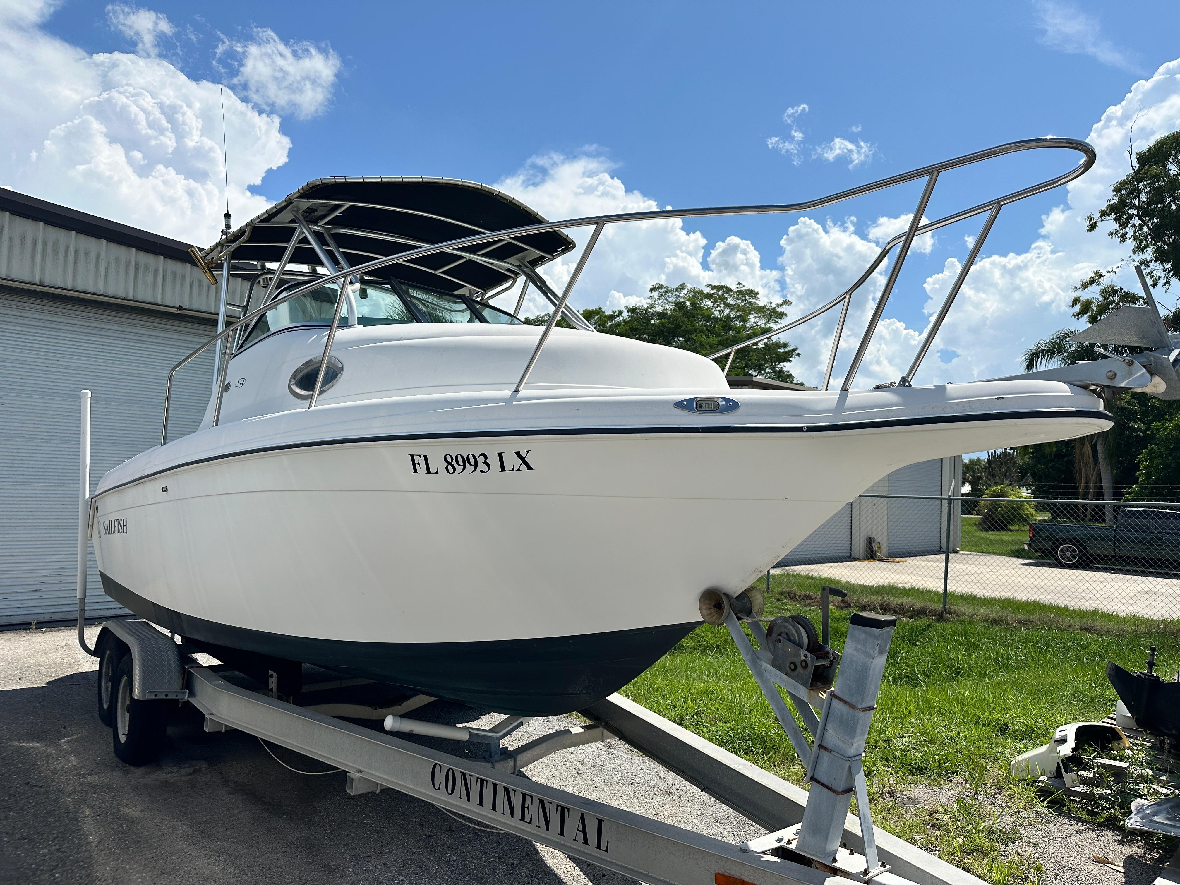 2001 Sailfish 234 WAC