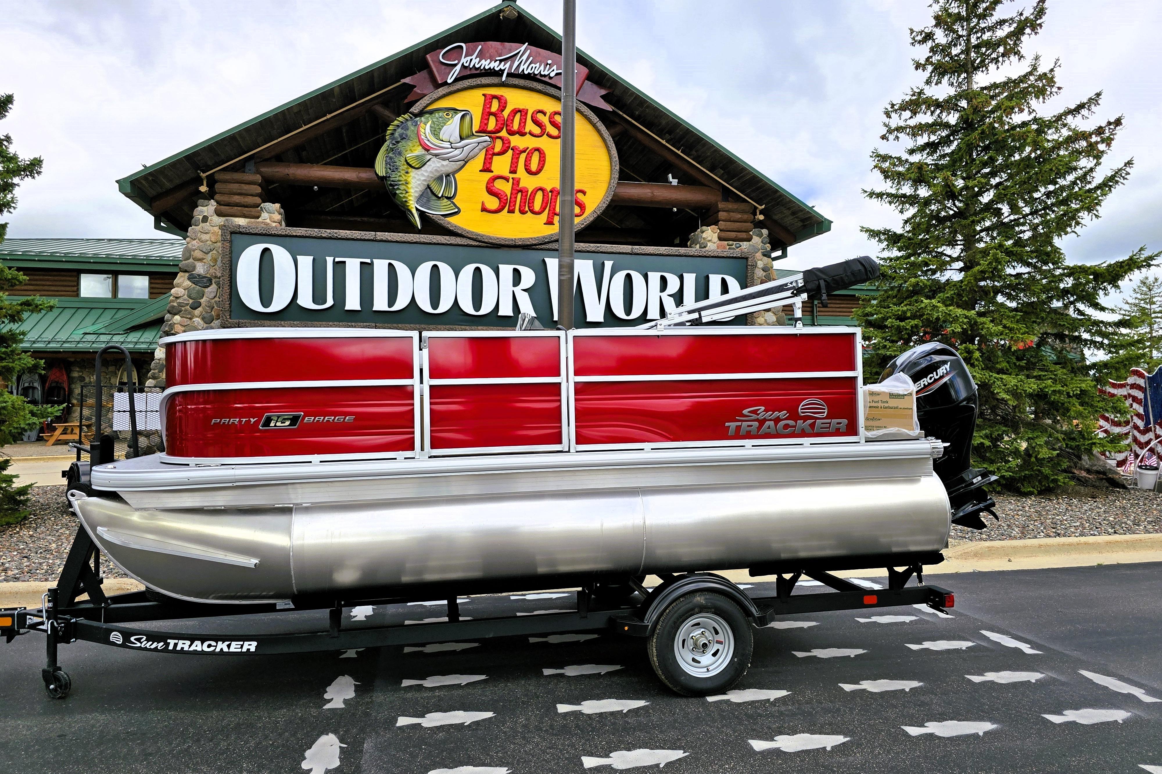 2026 Sun Tracker Party Barge 16 DLX