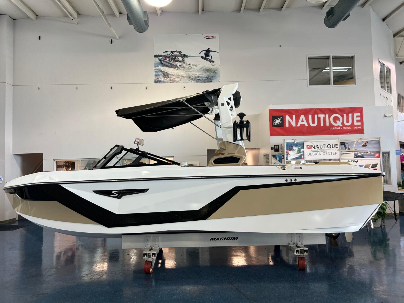 2025 Nautique S23
