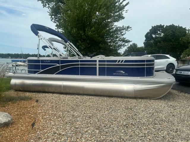 Bennington Pontoon Boats For Sale in Michigan