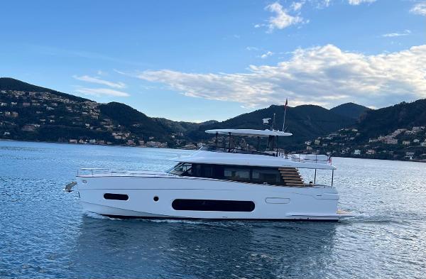 Azimut Magellano 66