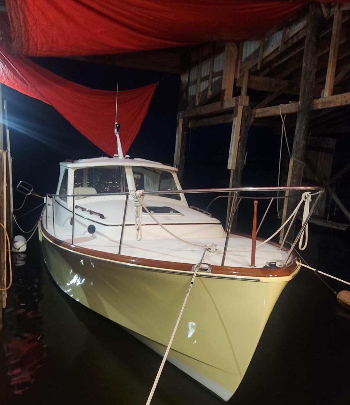 1996 Hinckley Picnic Boat