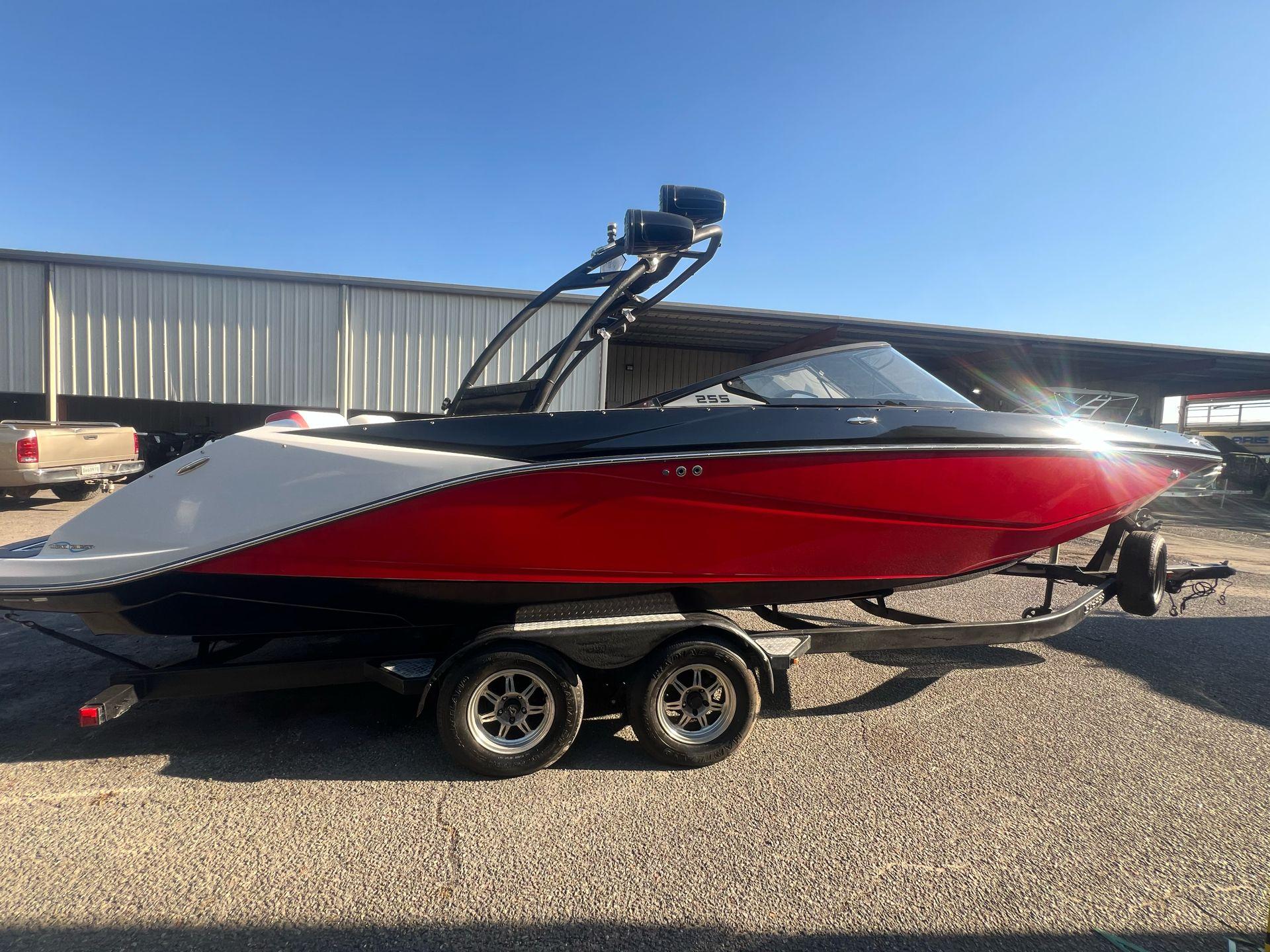 2016 Scarab 255 Impulse Wake Edition