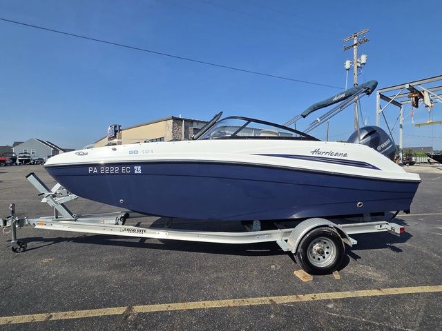 2022 Hurricane SunDeck 191 OB
