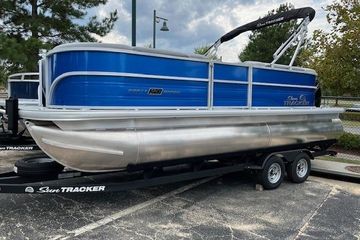 2026 Sun Tracker Party Barge 20 DLX
