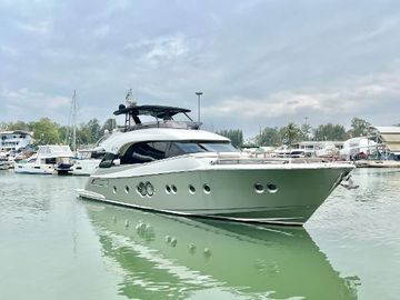 2015 Monte Carlo Yachts MCY 70