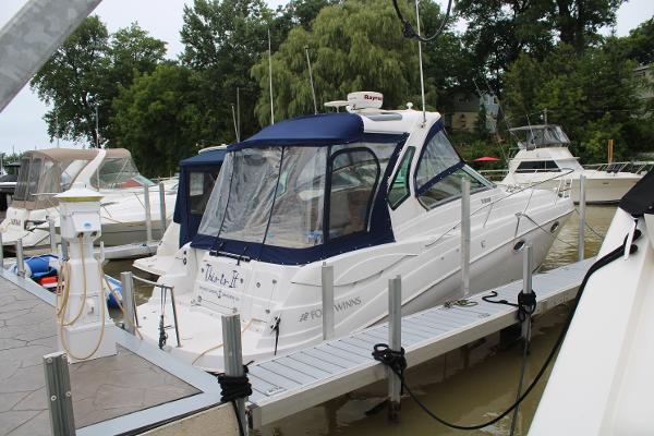 Four Winns V335