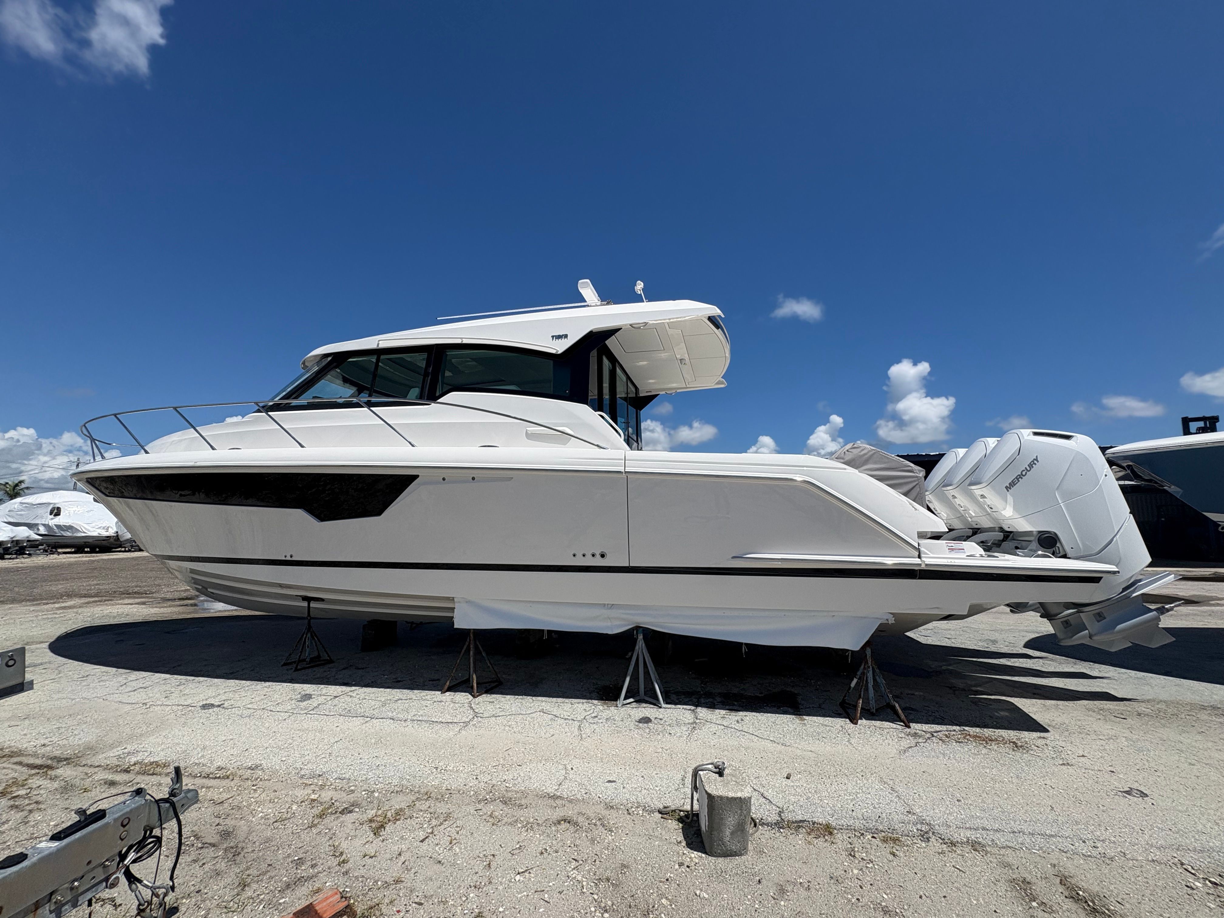 2026 Tiara Yachts 48 LE