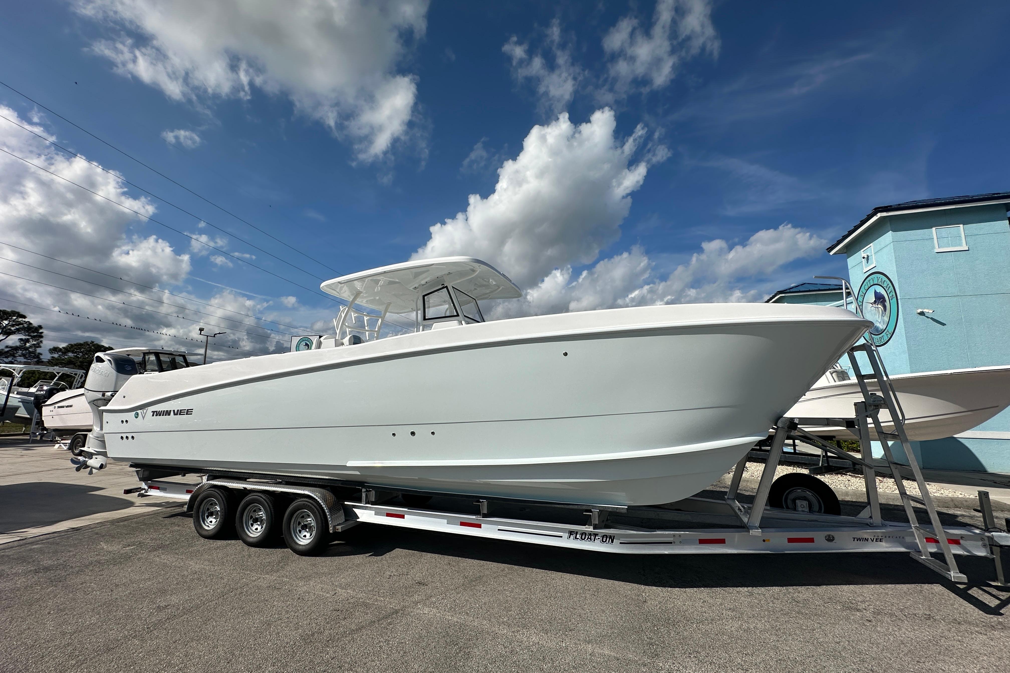 2026 Twin Vee 340 GFX2 CC