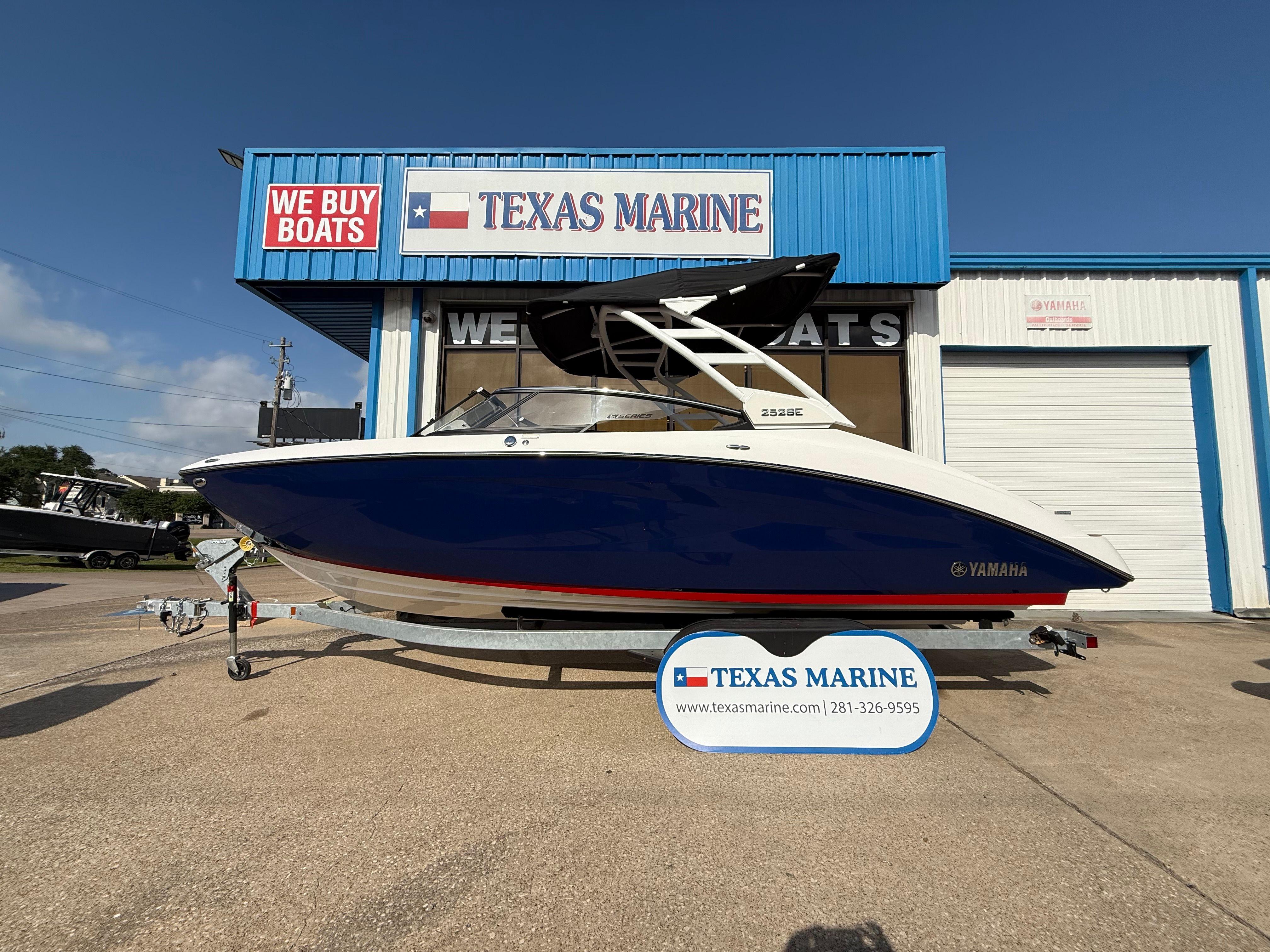 2025 Yamaha Boats 252 SE
