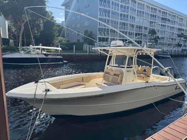 Key West Billistic 281 Center Console