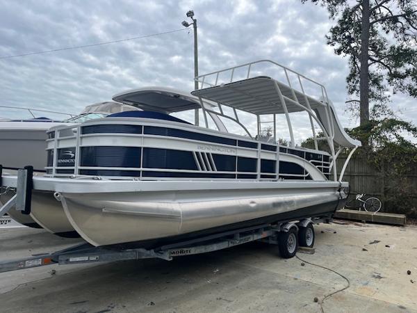 2023 Bennington top deck