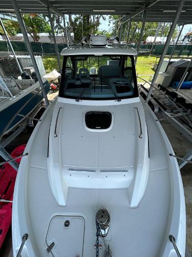 Boston Whaler 325 Conquest