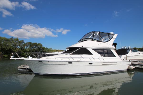 1996 Bayliner 3988 Command Bridge Motoryacht