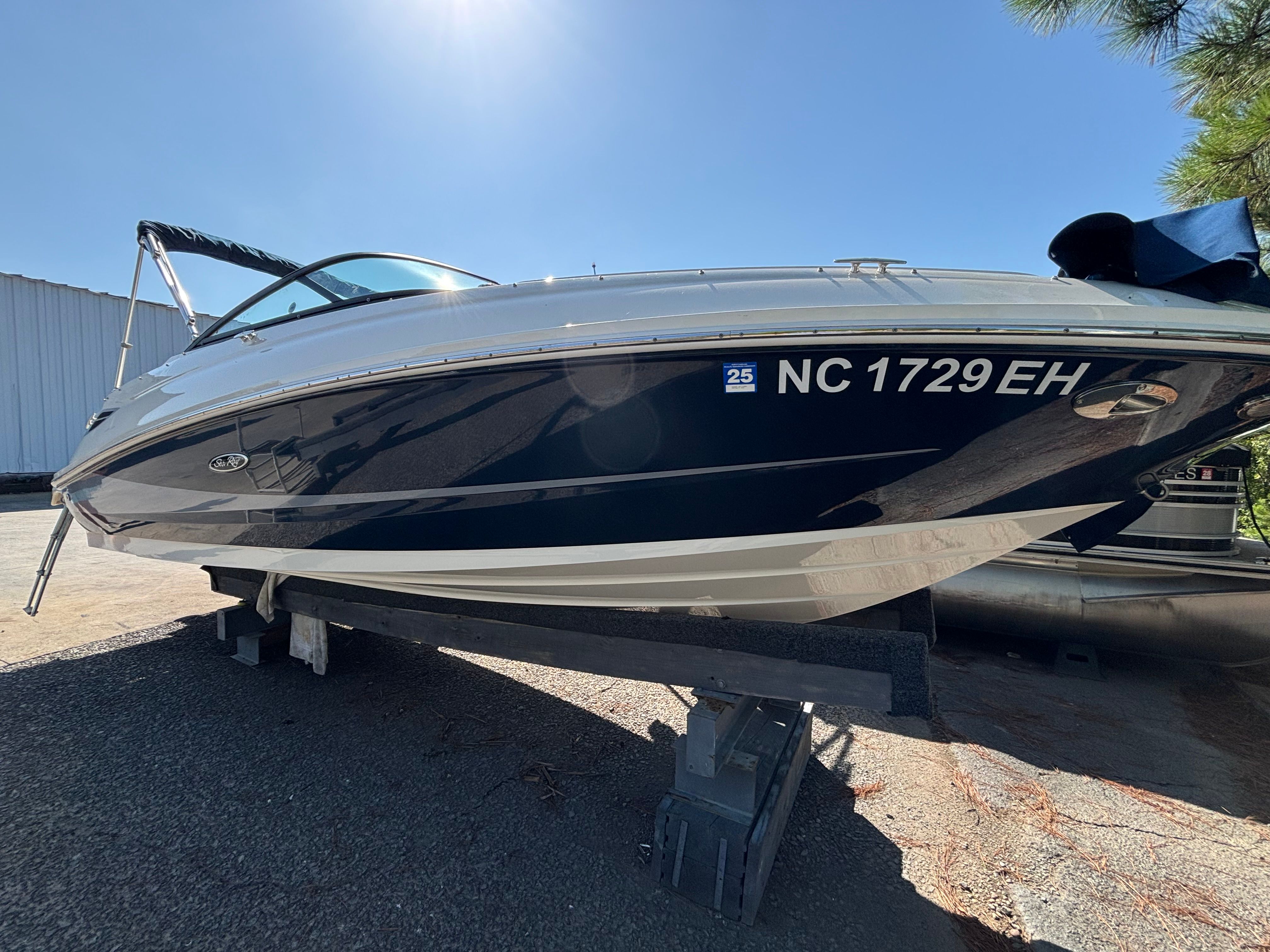 2017 Sea Ray SDX 220
