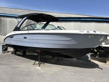 2025 Sea Ray SDX 270