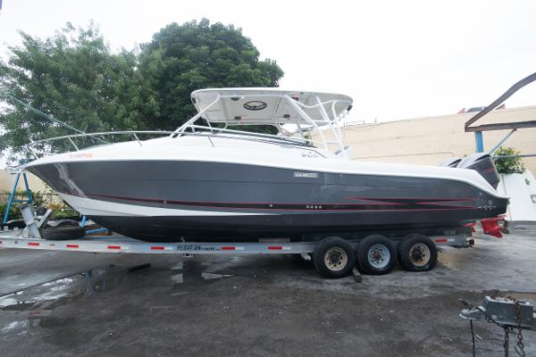 Hydra-Sports Vector 3300 VX 2006 Hydra-Sports Vector 3300 VX boat on a trailer.