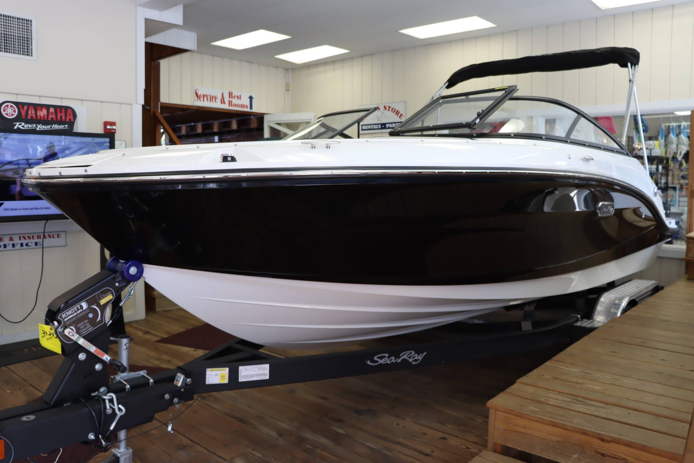 2025 Sea Ray SPX 190
