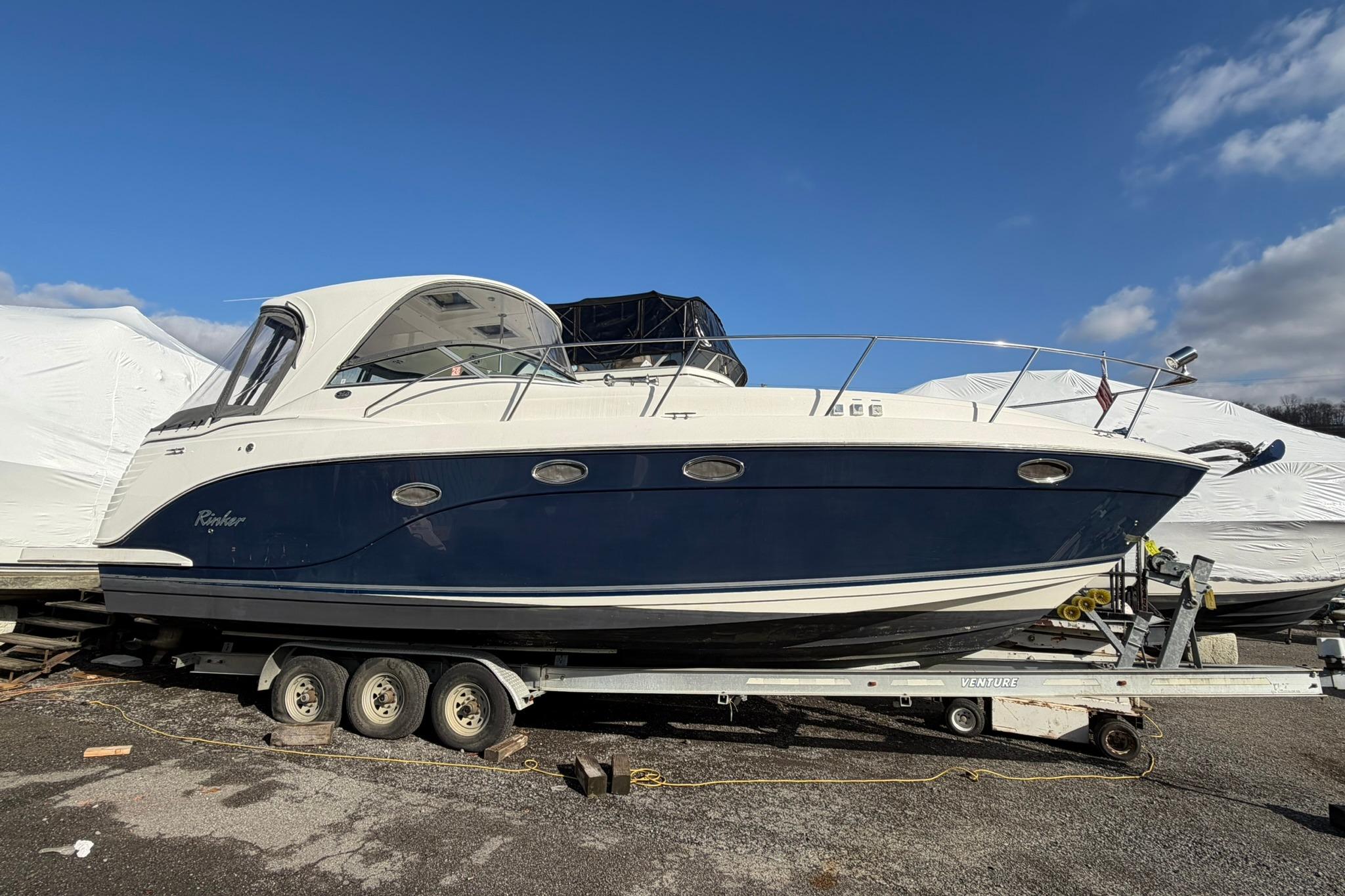 2007 Rinker 370 Express Cruiser Hard Top