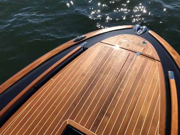 Chris-Craft Corsair 27