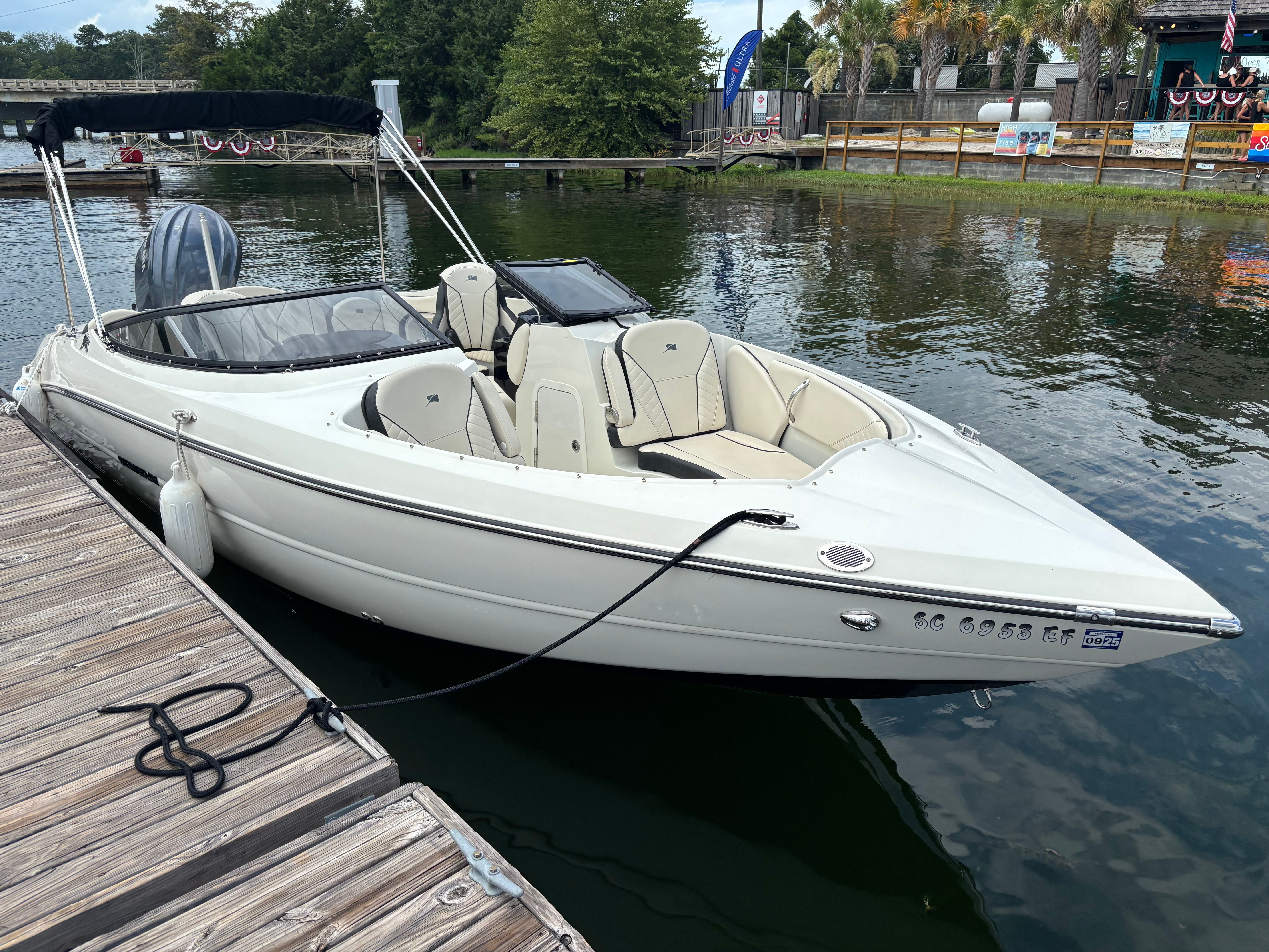 2024 Stingray 230 OSX