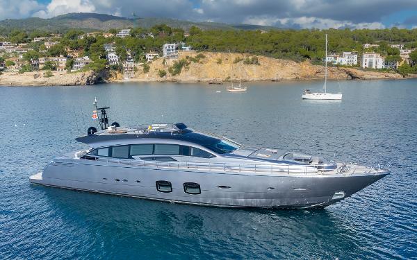 Pershing 108