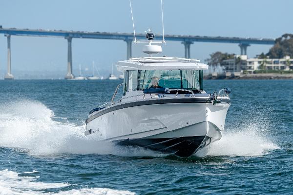 2025 Axopar 29XC Cross Cabin Aft Cabin