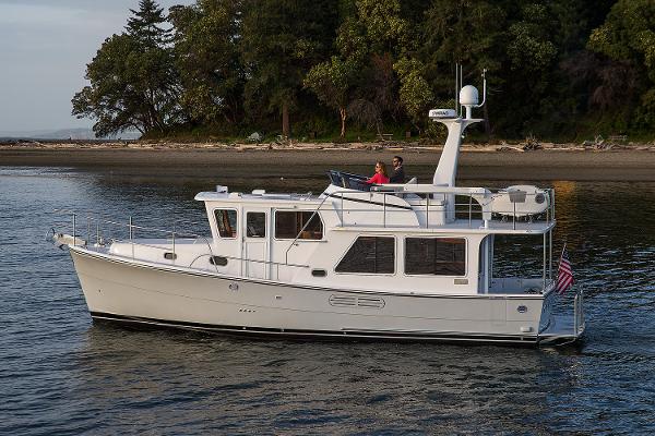 2025 Helmsman Trawlers 38E Pilothouse
