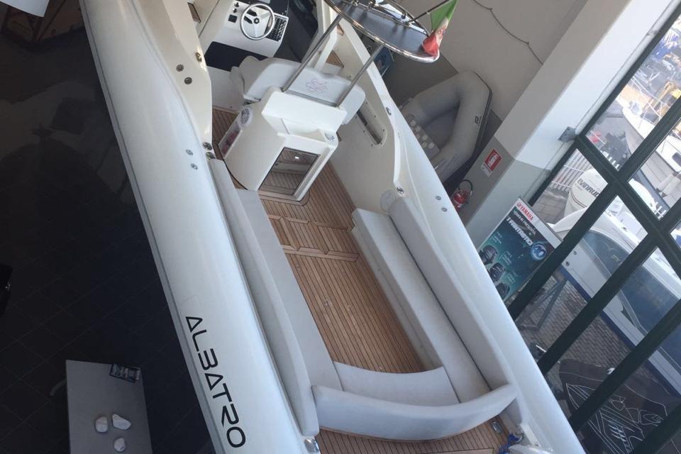 2016 Albatro 32