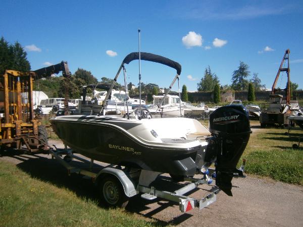 2025 Bayliner M15